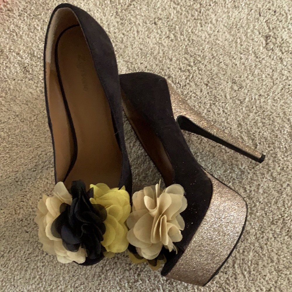 ZigisSoho- pumps size 8